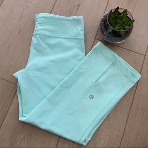 Lululemon Gather and Crow Crop Capri Split Back